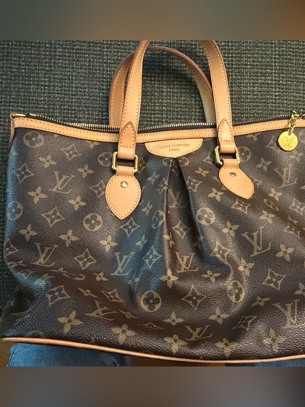 Louis Vuitton Monogram Canvas Tote in Brown with Tan Trim - Picture 7 of 11